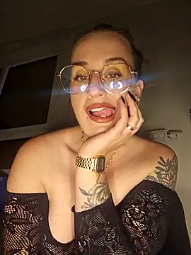 lindsay 33off online show from 11/09/25, 08:57