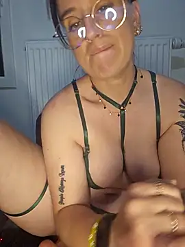 Snapshot of lindsay_33off chatting on 03/24/26, 08:09 lindsay 33off online show from 03/24/26, 08:09