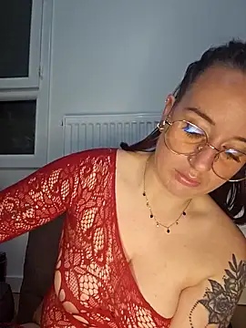 Snapshot of lindsay_33off chatting on 04/05/26, 09:10 lindsay 33off online show from 04/05/26, 09:10