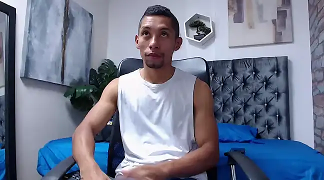 Snapshot of richar_voller chatting on 12/12/24, 11:39 richar voller online show from 12/12/24, 11:39