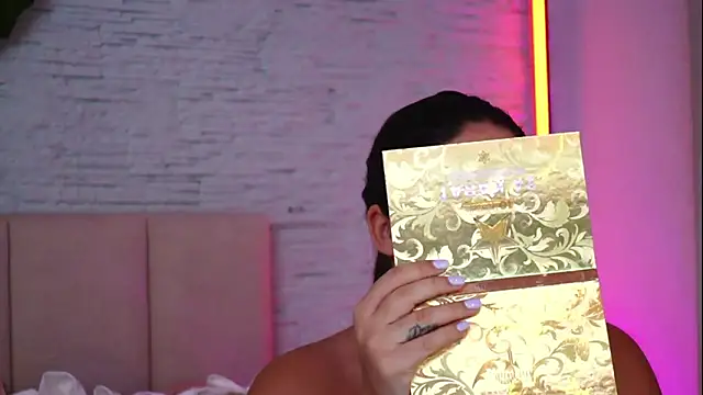 RachelSwaan online show from 02/04/26, 06:08