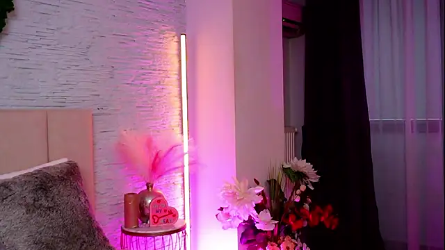 RachelSwaan online show from 02/17/26, 05:38