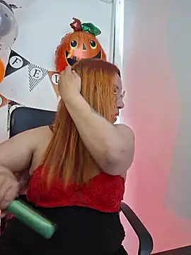 Snapshot of RoxieJackson chatting on 10/26/25, 02:17 RoxieJackson online show from 10/26/25, 02:17