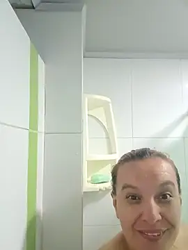 Snapshot of RoxieJackson chatting on 11/29/25, 10:10 RoxieJackson online show from 11/29/25, 10:10