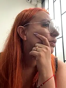 Snapshot of RoxieJackson chatting on 10/18/25, 12:07 RoxieJackson online show from 10/18/25, 12:07