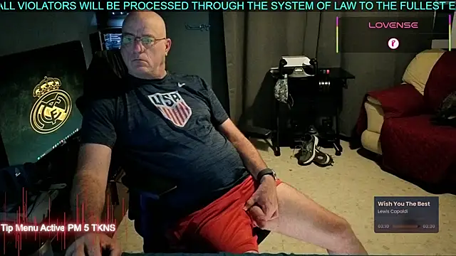 Snapshot of Pilot_Dave_69 chatting on 09/28/25, 03:57 Pilot Dave 69 online show from 09/28/25, 03:57