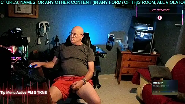 Snapshot of Pilot_Dave_69 chatting on 10/03/25, 06:31 Pilot Dave 69 online show from 10/03/25, 06:31