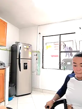 evafoxs online show from 10/27/25, 04:30