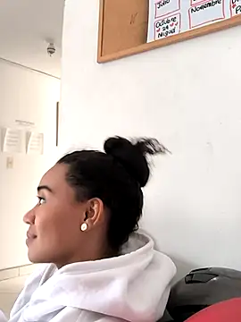 evafoxs online show from 12/01/25, 07:15