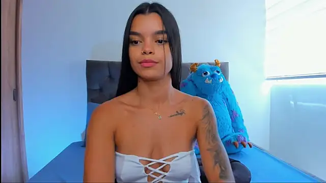 mia world  online show from 11/07/25, 05:17