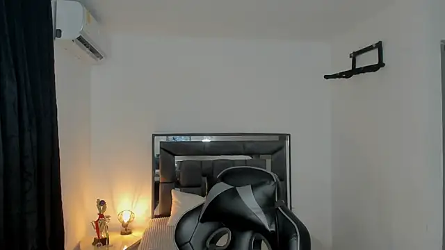 enzo sloran online show from 11/20/25, 06:03