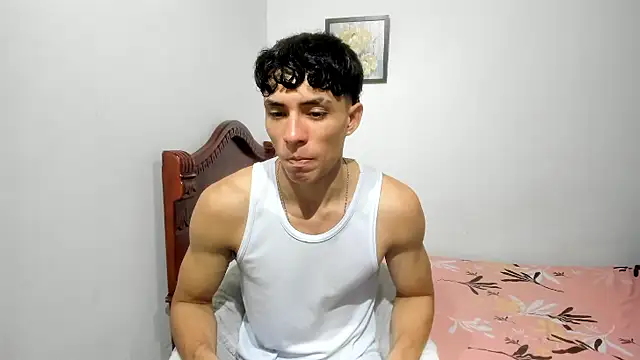 Snapshot of enzo_sloran chatting on 10/13/25, 03:35 enzo sloran online show from 10/13/25, 03:35