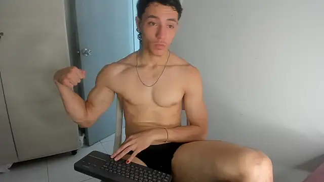 Snapshot of enzo_sloran chatting on 05/25/26, 02:38 enzo sloran online show from 05/25/26, 02:38