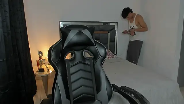 enzo sloran online show from 12/02/25, 04:14