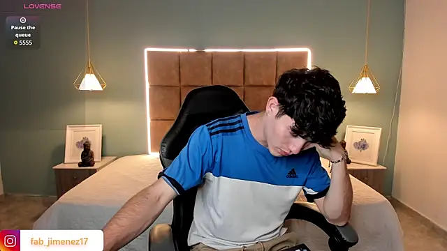 AlejooTwink online show from 04/12/26, 12:14