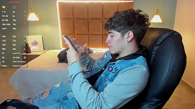 AlejooTwink online show from 09/30/25, 07:47