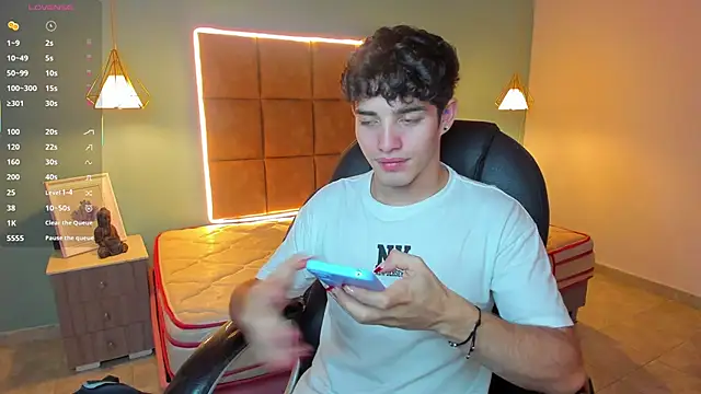 AlejooTwink online show from 10/11/25, 01:06