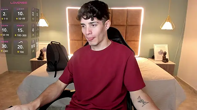 AlejooTwink online show from 04/24/26, 02:13