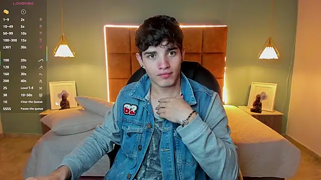 AlejooTwink online show from 10/07/25, 02:56