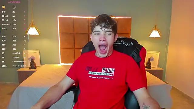 AlejooTwink online show from 10/10/25, 01:28