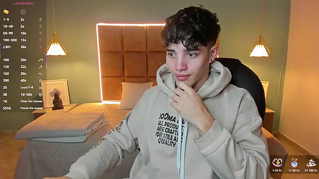 AlejooTwink online show from 10/15/25, 03:05