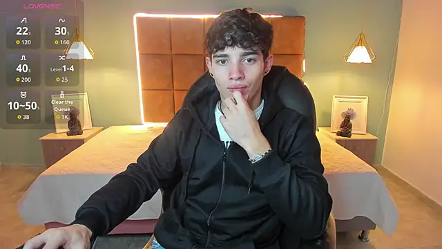 AlejooTwink online show from 11/06/25, 03:10