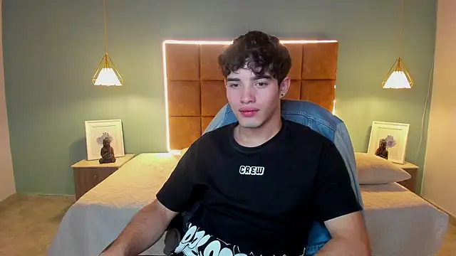 AlejooTwink online show from 10/07/25, 05:25