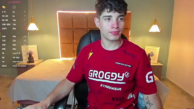 AlejooTwink online show from 10/19/25, 10:34