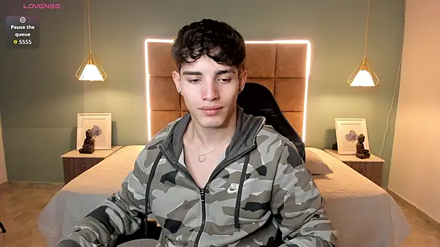 AlejooTwink online show from 04/23/26, 03:35