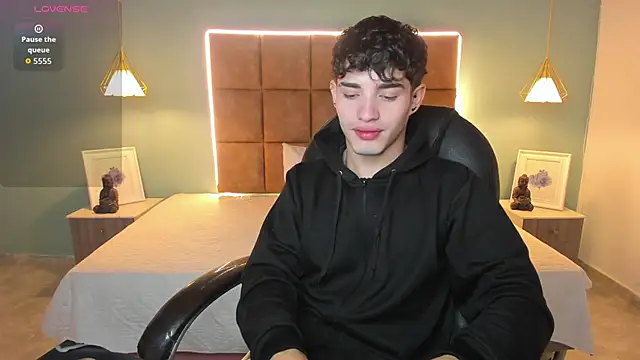 AlejooTwink online show from 11/29/25, 02:34