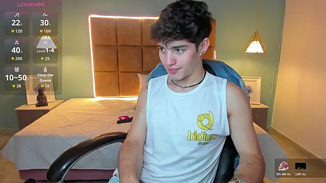 AlejooTwink online show from 11/08/25, 02:48