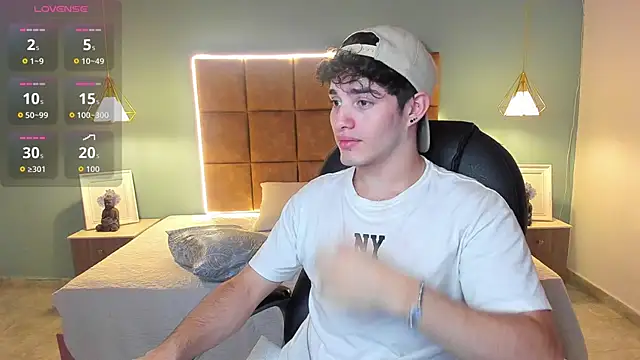 AlejooTwink online show from 11/13/25, 02:26