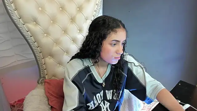 Layla 707 online show from 03/07/26, 06:46