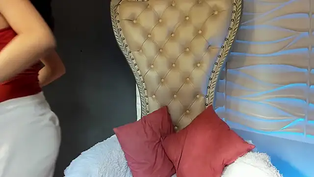 Snapshot of Layla_707 chatting on 05/19/26, 08:49 Layla 707 online show from 05/19/26, 08:49