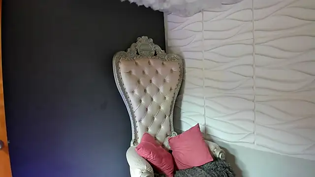 Layla 707 online show from 04/10/26, 06:59