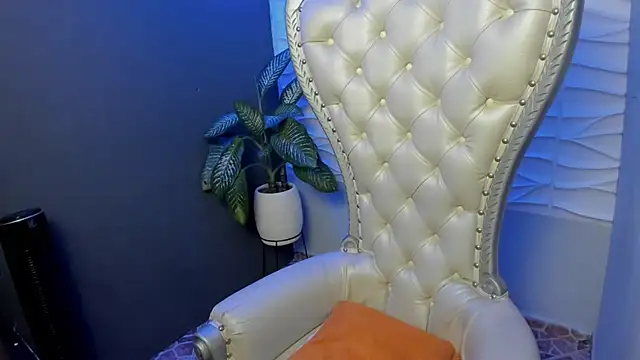 Layla 707 online show from 10/02/25, 12:47