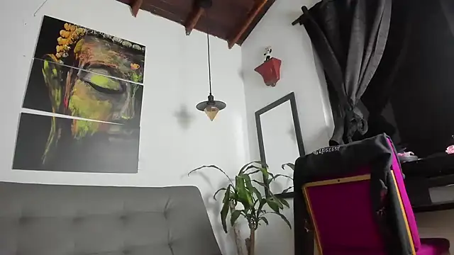 Layla 707 online show from 03/18/25, 12:51