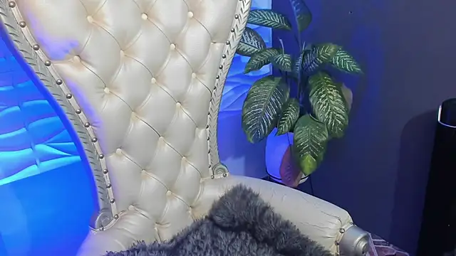 Layla 707 online show from 10/27/25, 11:38