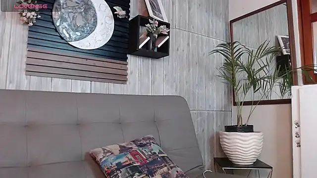 Layla 707 online show from 11/29/25, 10:10