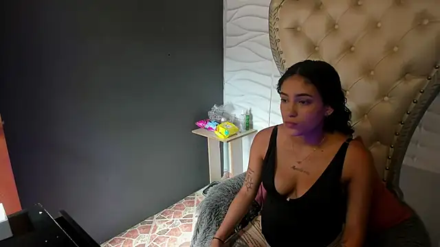 Layla 707 online show from 04/01/26, 08:17