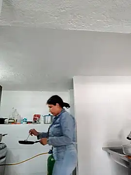 siri duque online show from 03/10/25, 04:14