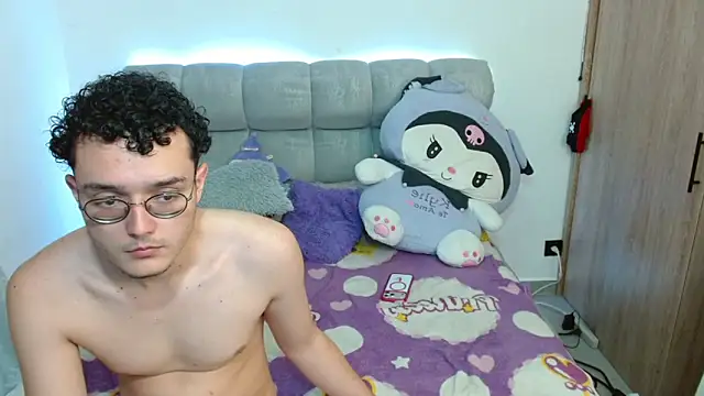 Kylie martinez online show from 04/13/26, 04:38