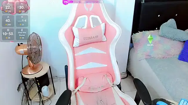 Kylie martinez online show from 11/08/25, 03:21