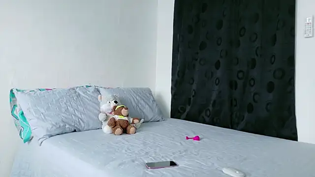 Noah tyler  online show from 11/25/25, 05:35