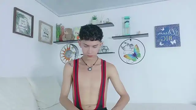 Noah tyler  online show from 07/04/26, 06:12