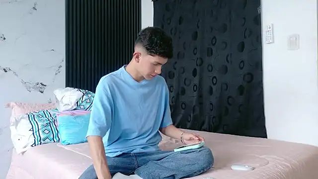 Noah tyler  online show from 02/26/26, 07:14