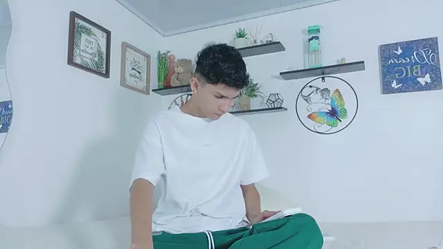 Noah tyler  online show from 07/08/26, 07:47
