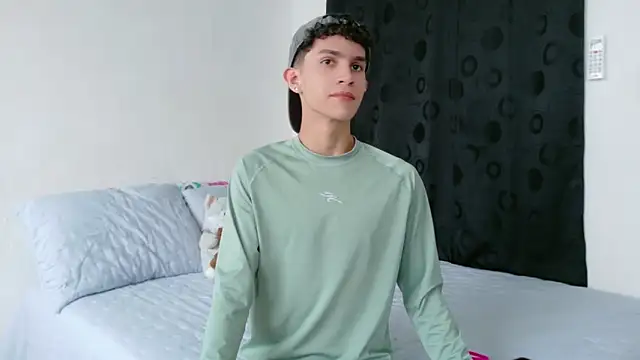 Noah tyler  online show from 11/20/25, 05:35