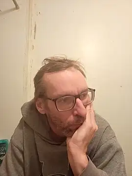 chatwatchcum online show from 12/20/25, 05:21