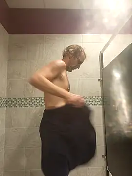 chatwatchcum online show from 11/04/25, 03:49